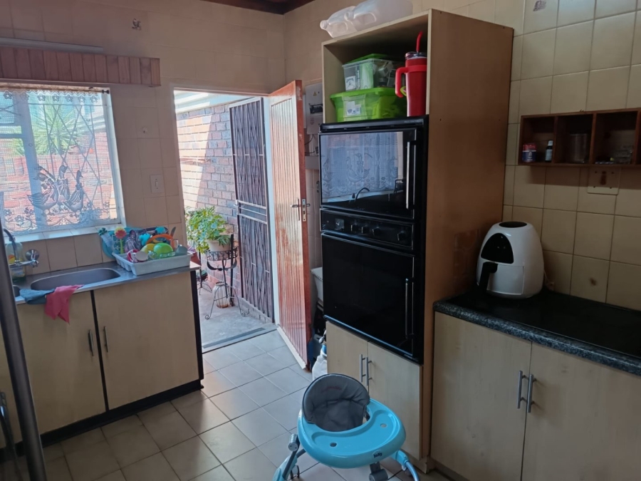 3 Bedroom Property for Sale in Royldene Northern Cape